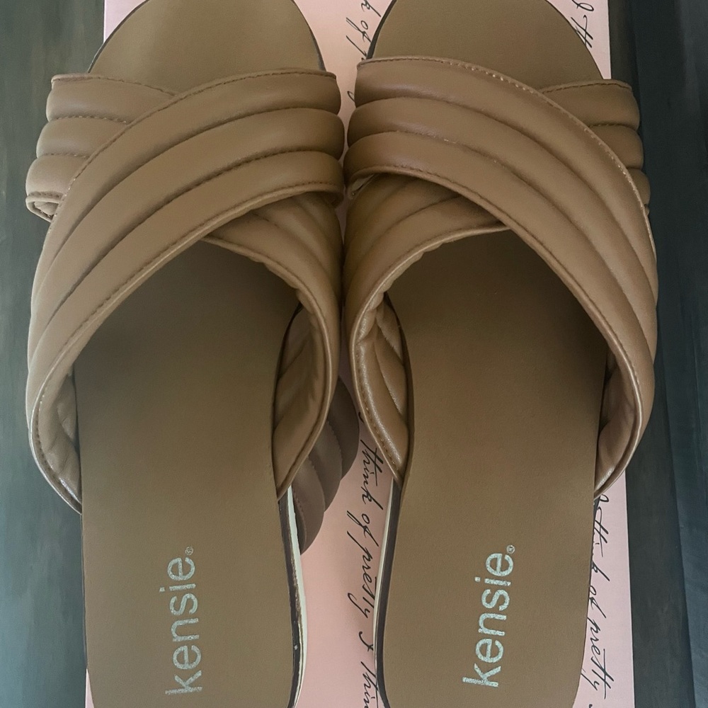Kensie Dream Slide Sandals Tan Cross Band Cushioned Comfortable - Picture 2 of 4
